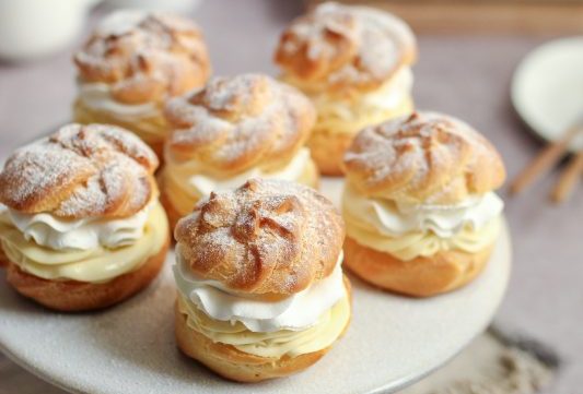 Windbeutel mit Vanillecreme