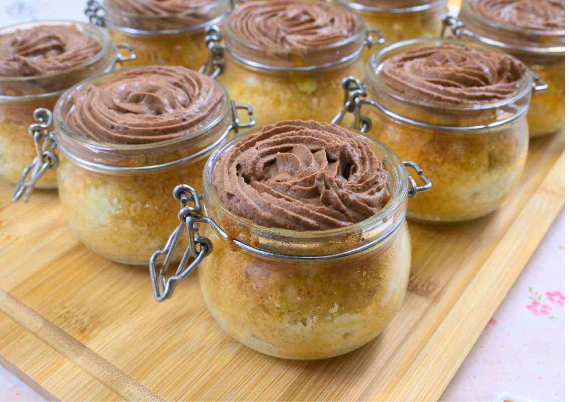 Rhabarber Muffins im Glas mit Schokosahne