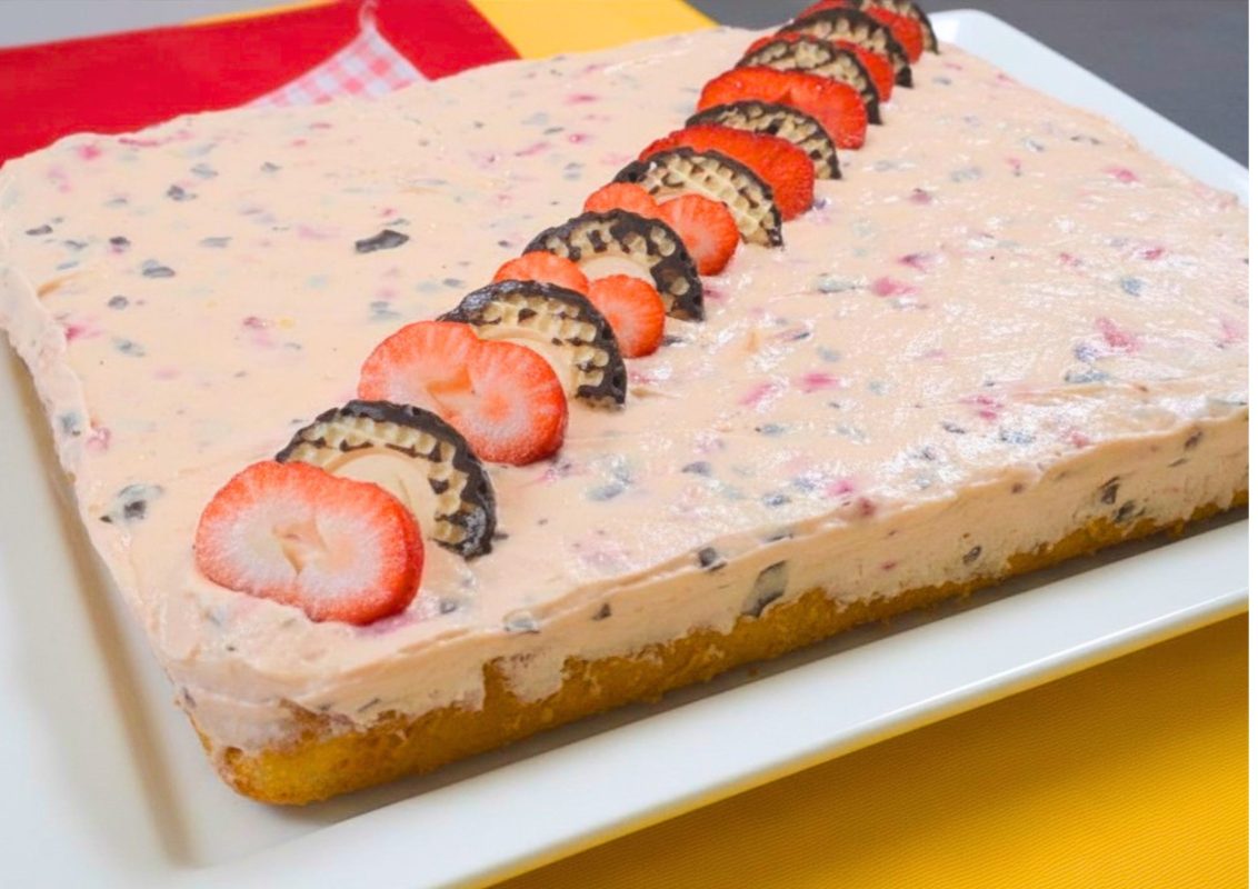 Erdbeer- Schokokuss- Blechkuchen